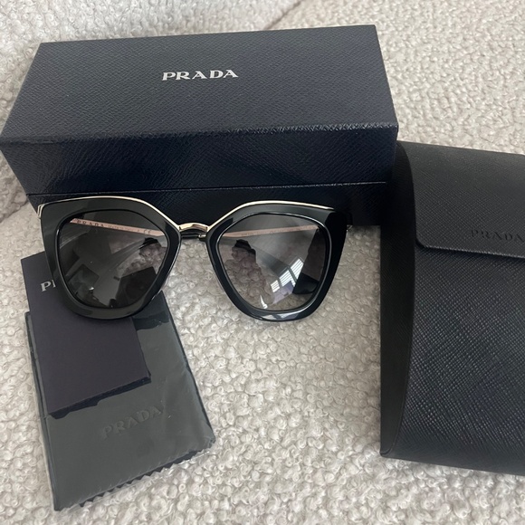 Prada cinema sunglasses - Picture 7 of 7
